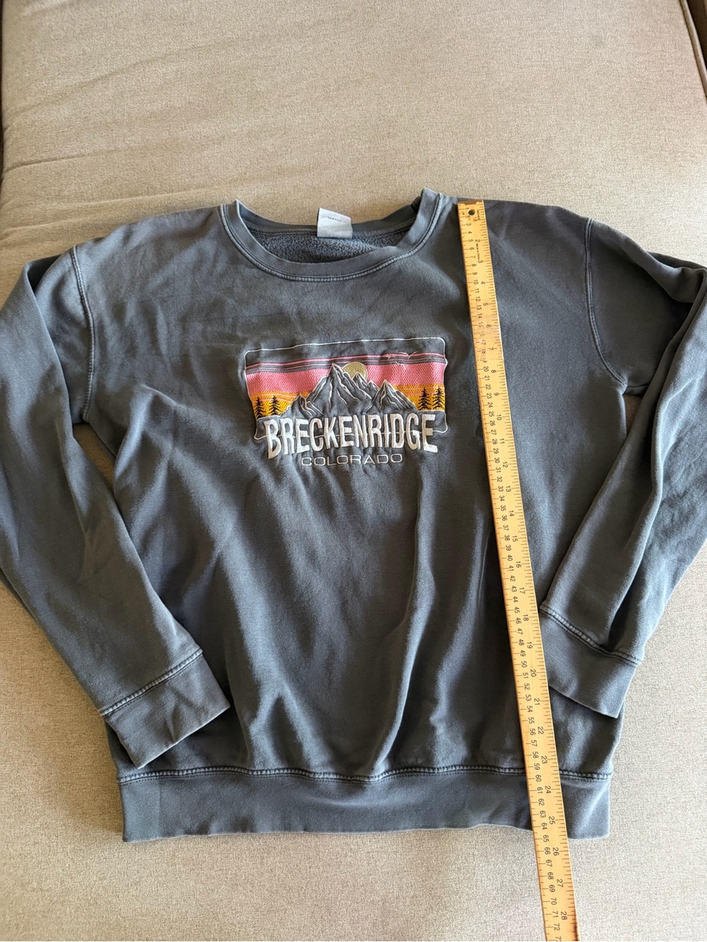 breckenridge Charcoal Crewneck Sweatshirt with Sunset Mountain Graphic